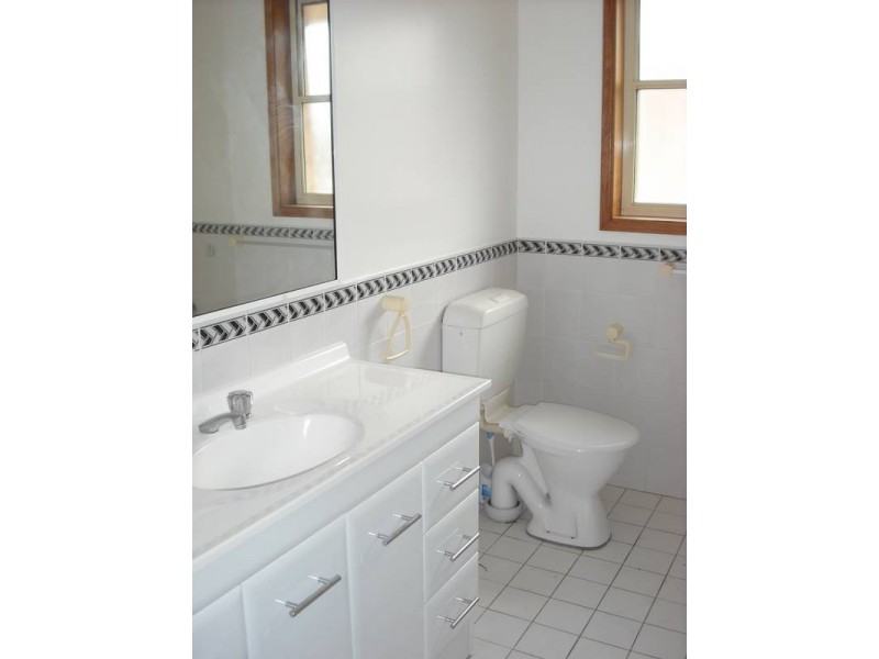 2/12 Gardner Street, Dudley NSW 2290