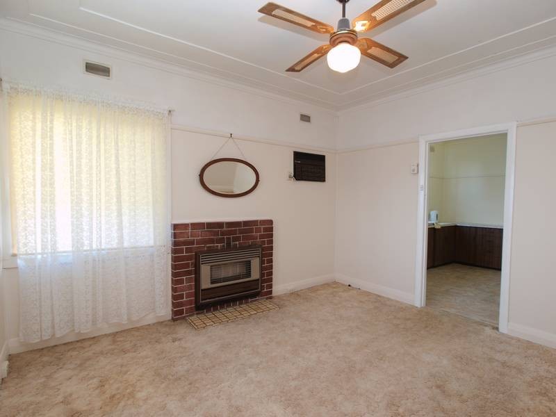 2 Deane Street, Belmont NSW 2280