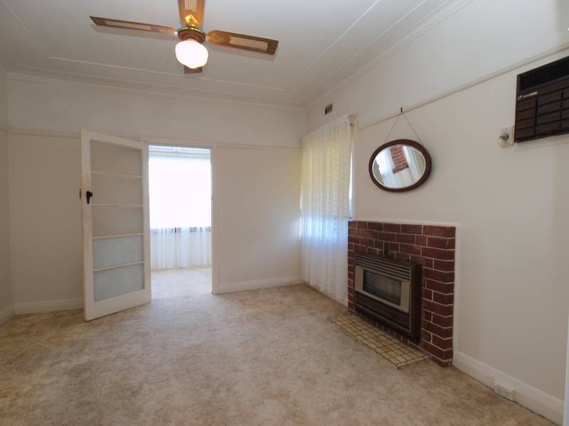 2 Deane Street, Belmont NSW 2280