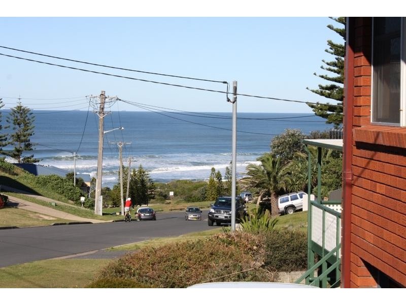 3 Ebsworth Street, Redhead NSW 2290