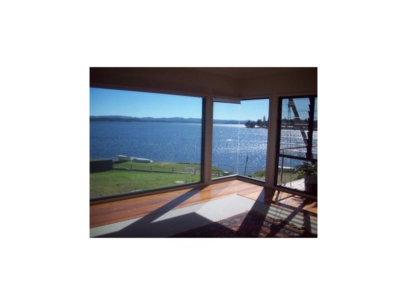 1 Thompson Street, Belmont South NSW 2280