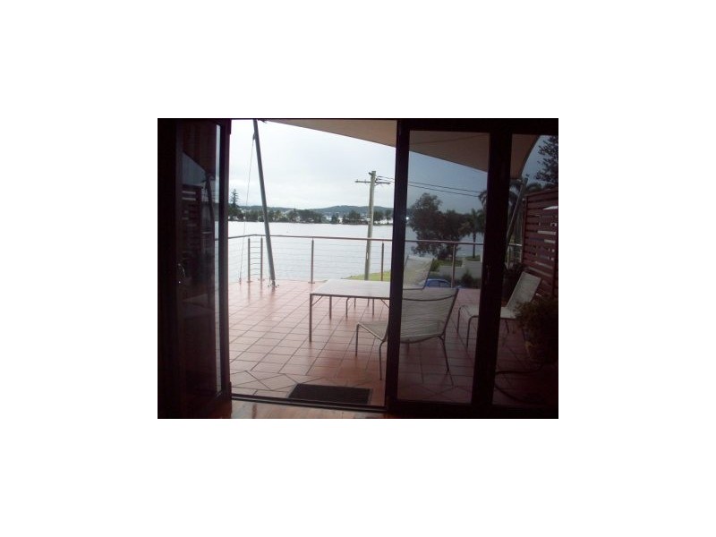 1 Thompson Street, Belmont South NSW 2280