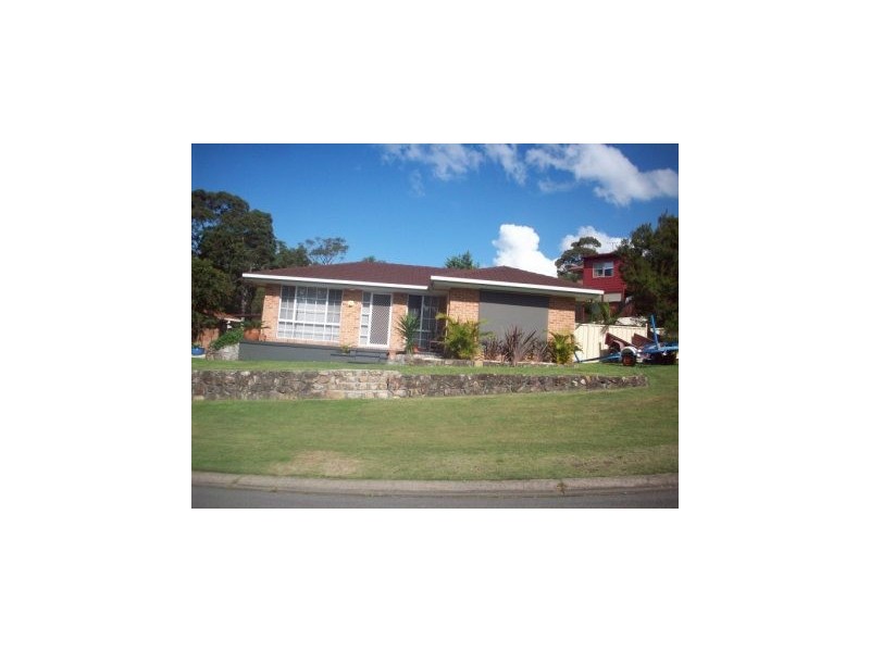 4 Kingfisher Close, Tingira Heights NSW 2290