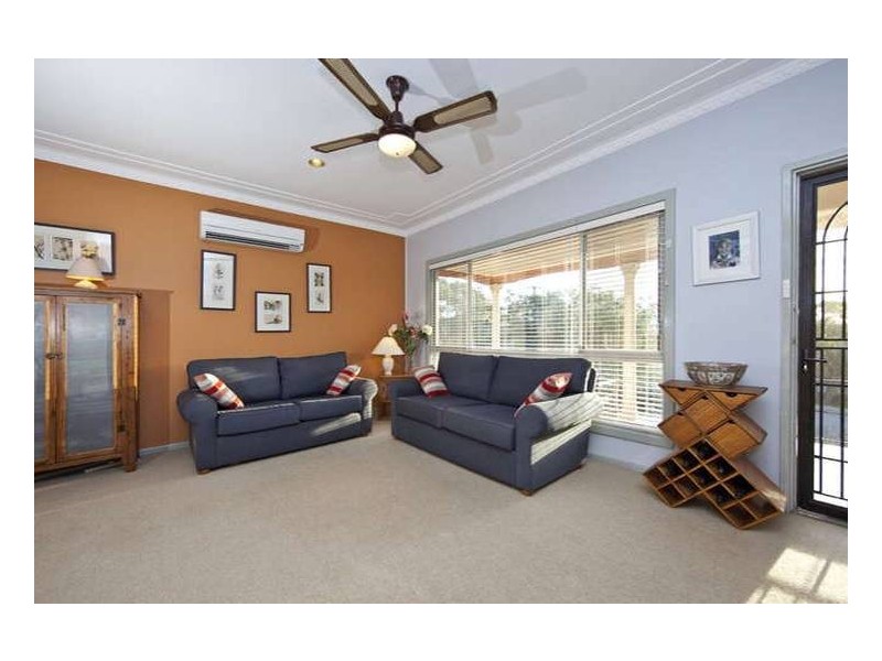 6 Jesmond Street, Redhead NSW 2290