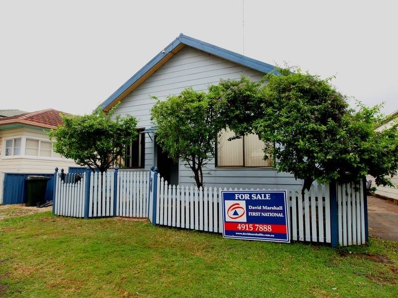 6 Sharp Street, Belmont NSW 2280