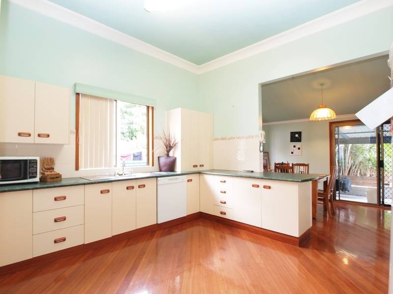 6 Sharp Street, Belmont NSW 2280