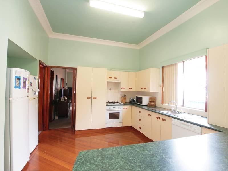 6 Sharp Street, Belmont NSW 2280