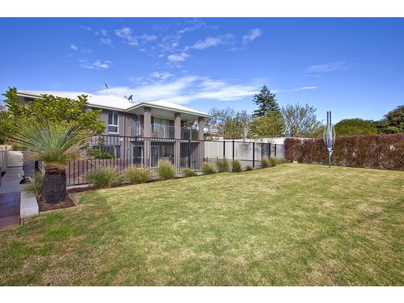 7 Ebsworth Street, Redhead NSW 2290