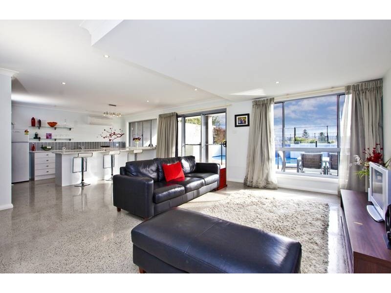 7 Ebsworth Street, Redhead NSW 2290