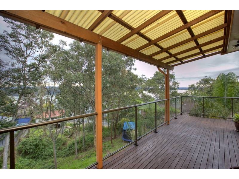 29 Pannamena Crescent, Eleebana NSW 2282