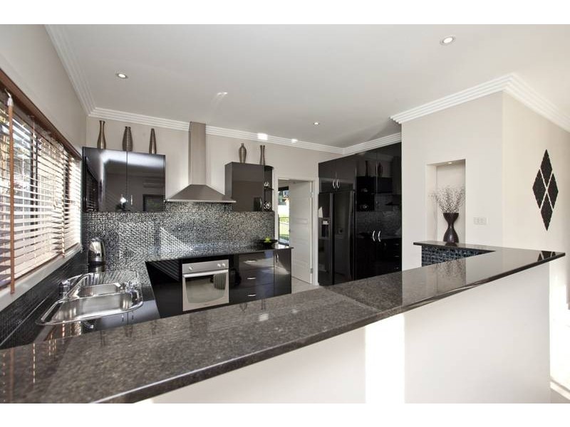 37 Laxton Crescent, Belmont North NSW 2280