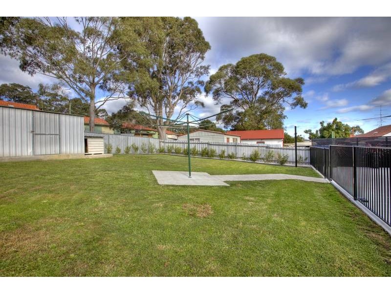 37 Laxton Crescent, Belmont North NSW 2280