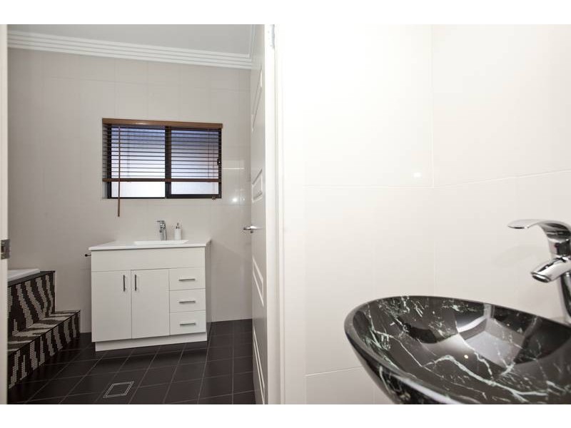 37 Laxton Crescent, Belmont North NSW 2280