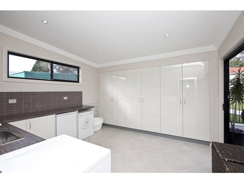 37 Laxton Crescent, Belmont North NSW 2280