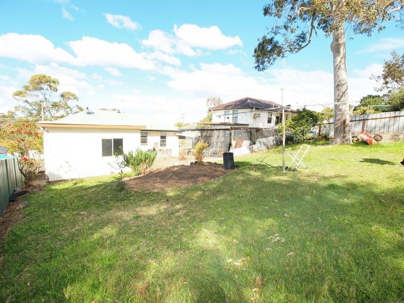 24 Leicester Avenue, Belmont North NSW 2280