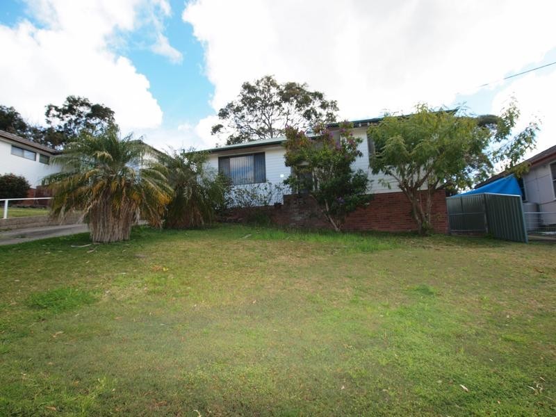24 Leicester Avenue, Belmont North NSW 2280