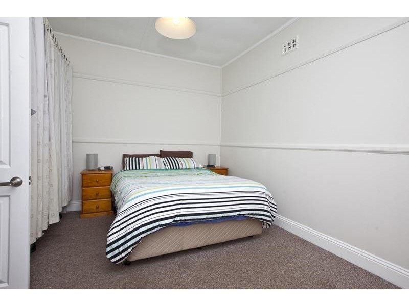 50 Ernest Street, Belmont NSW 2280