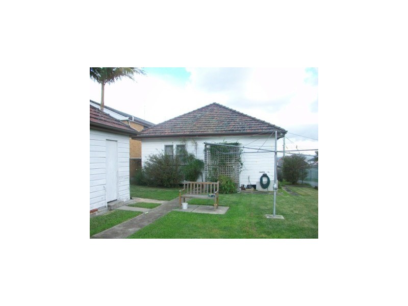 27 Walter Street, Belmont NSW 2280