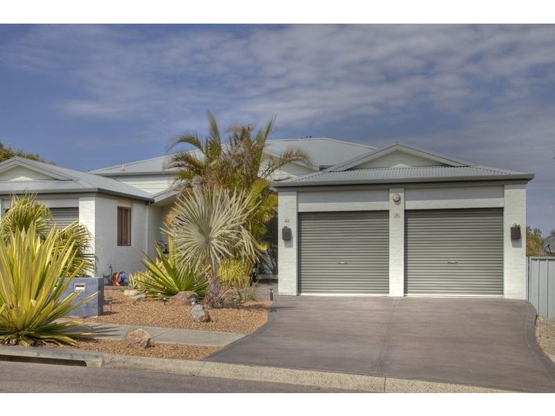 20 Seascape Drive, Redhead NSW 2290