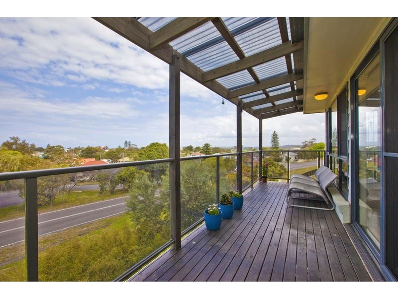 20 Seascape Drive, Redhead NSW 2290