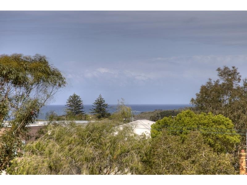 20 Seascape Drive, Redhead NSW 2290