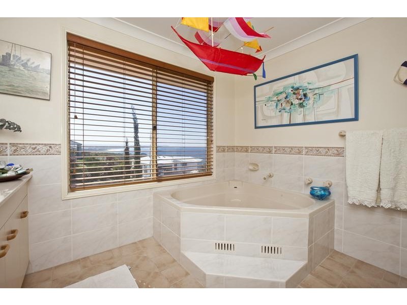 Caves Beach NSW 2281