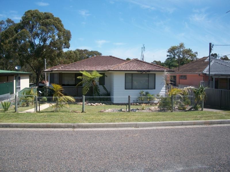 46 Railway Crescent, Belmont North NSW 2280