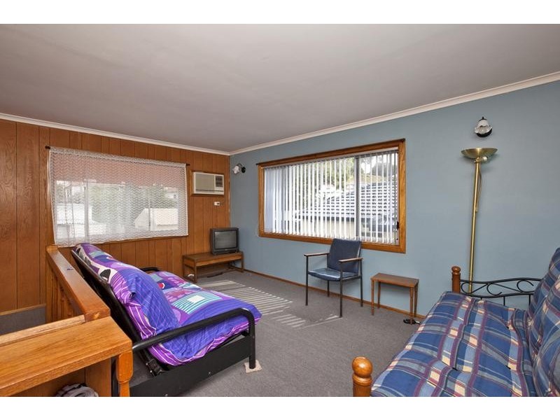 85 Wommara Avenue, Belmont North NSW 2280