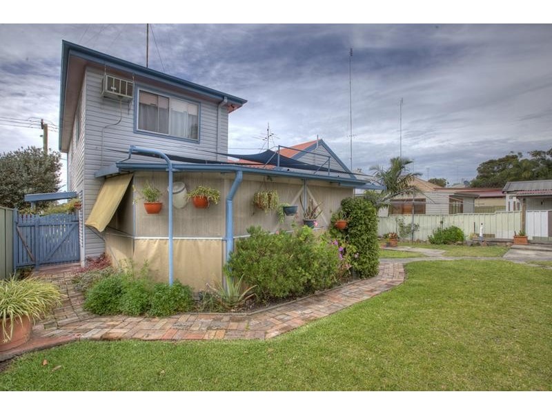 85 Wommara Avenue, Belmont North NSW 2280