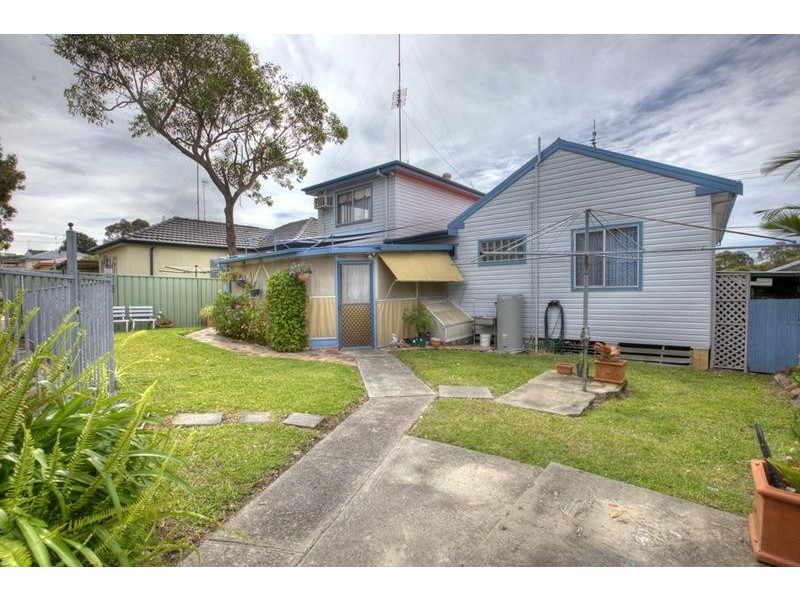 85 Wommara Avenue, Belmont North NSW 2280