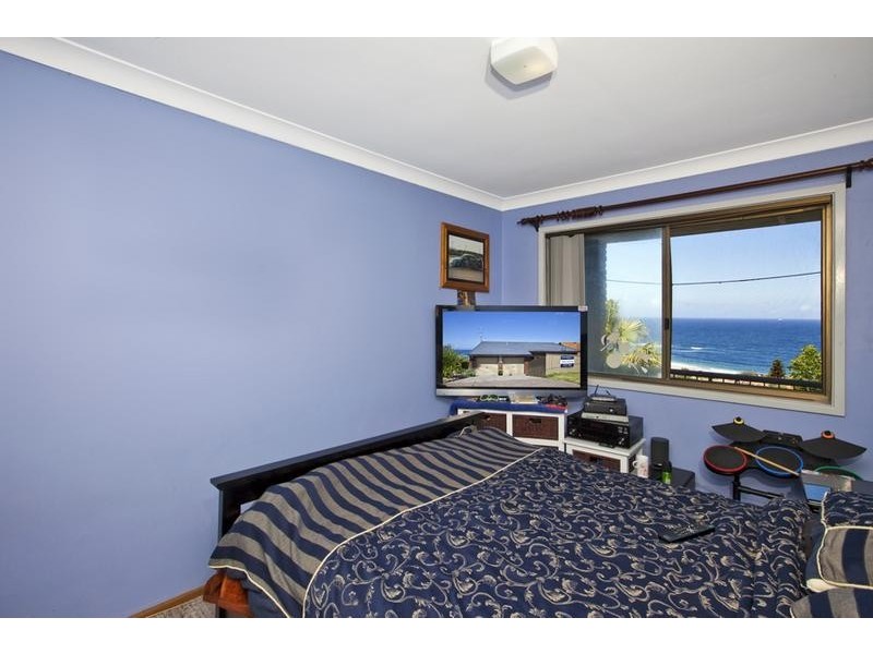 44 Scenic Drive, Caves Beach NSW 2281