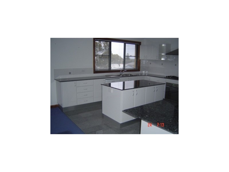 8 Beach Road, Redhead NSW 2290