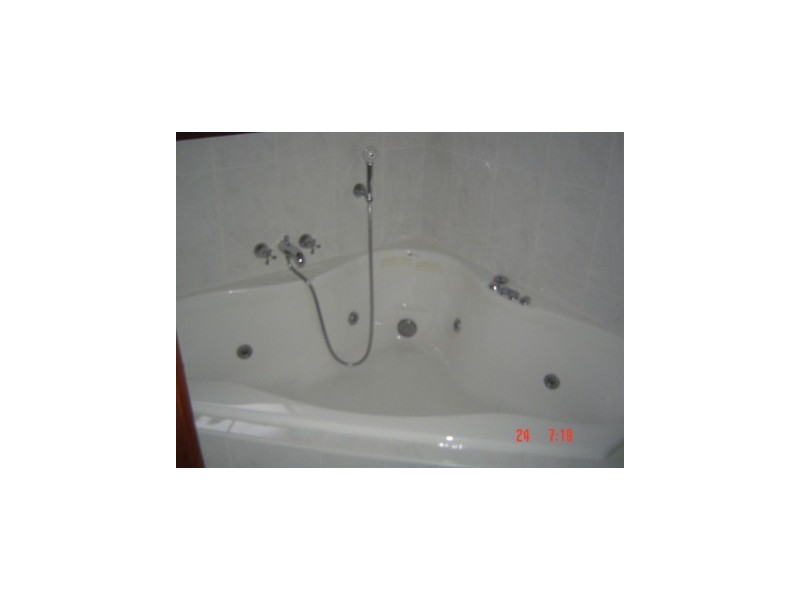 8 Beach Road, Redhead NSW 2290