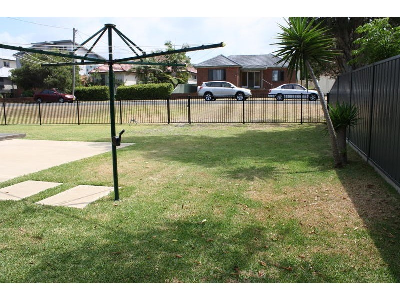 14a Cowlishaw, Redhead NSW 2290