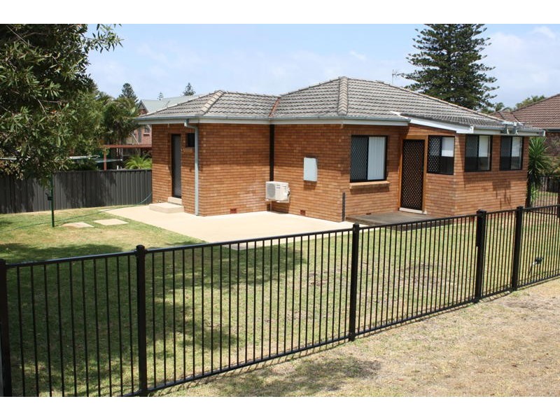 14a Cowlishaw, Redhead NSW 2290