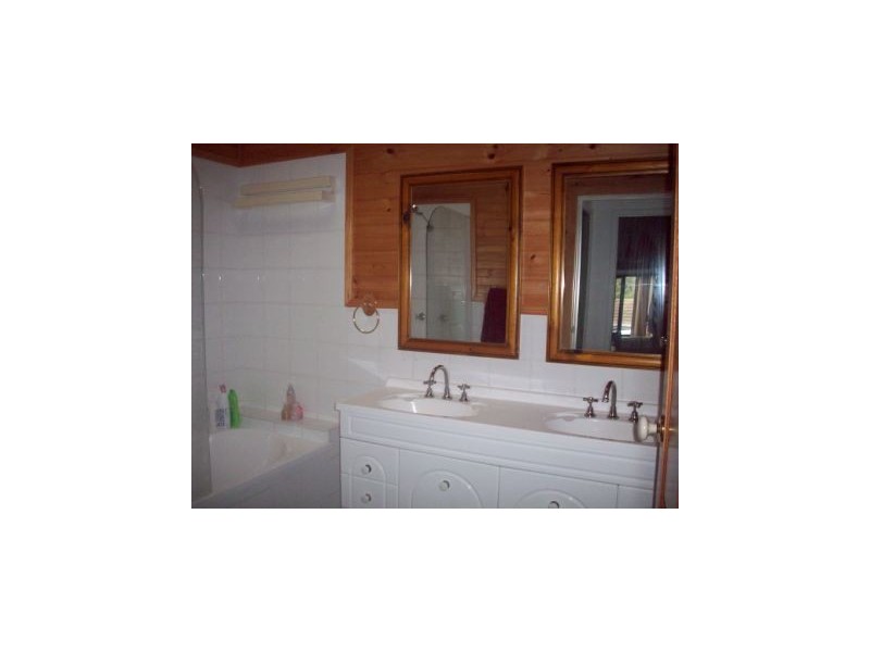 8 Walumbi Avenue, Tingira Heights NSW 2290