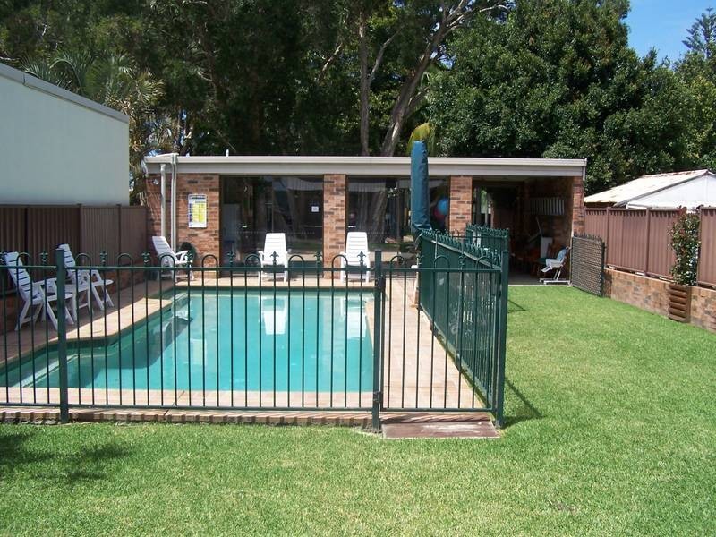 77 Marks Point Road, Marks Point NSW 2280