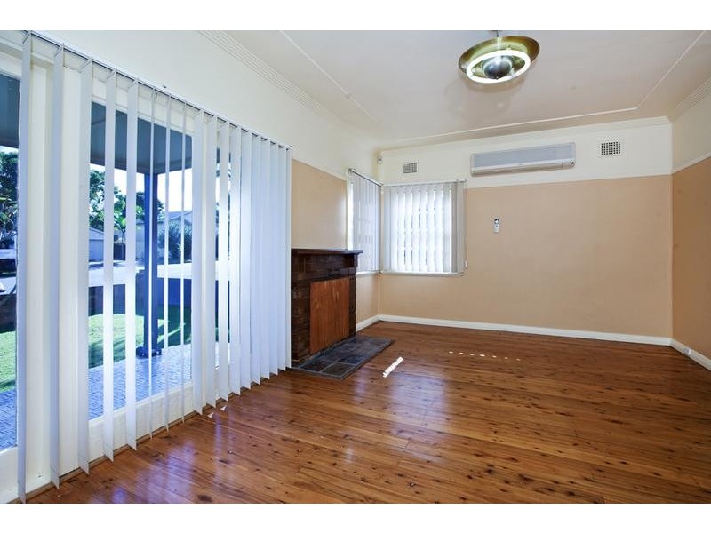 6 Hutchinson Street, Redhead NSW 2290