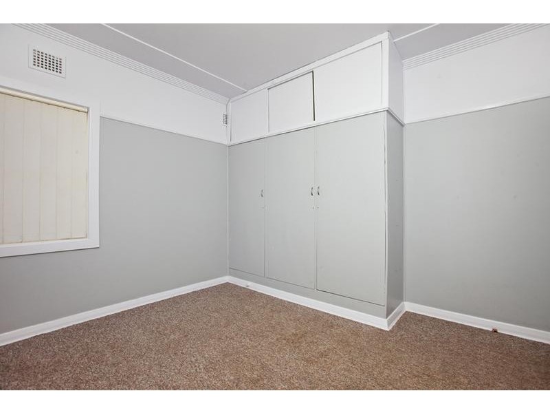 6 Hutchinson Street, Redhead NSW 2290