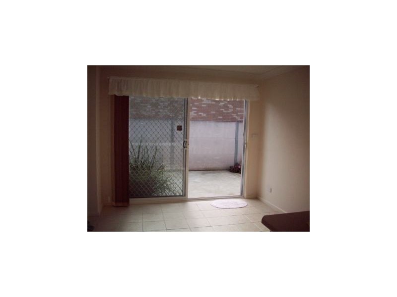 4/5 Baker Street, Mayfield NSW 2304