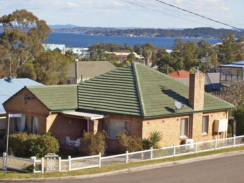 31 Vista Parade, Belmont NSW 2280