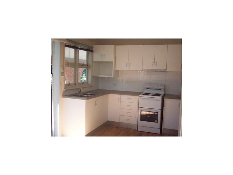 11 Mary Avenue, Belmont NSW 2280