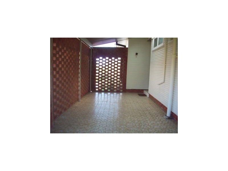 11 Mary Avenue, Belmont NSW 2280