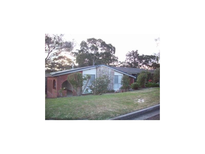 11 Mary Avenue, Belmont NSW 2280