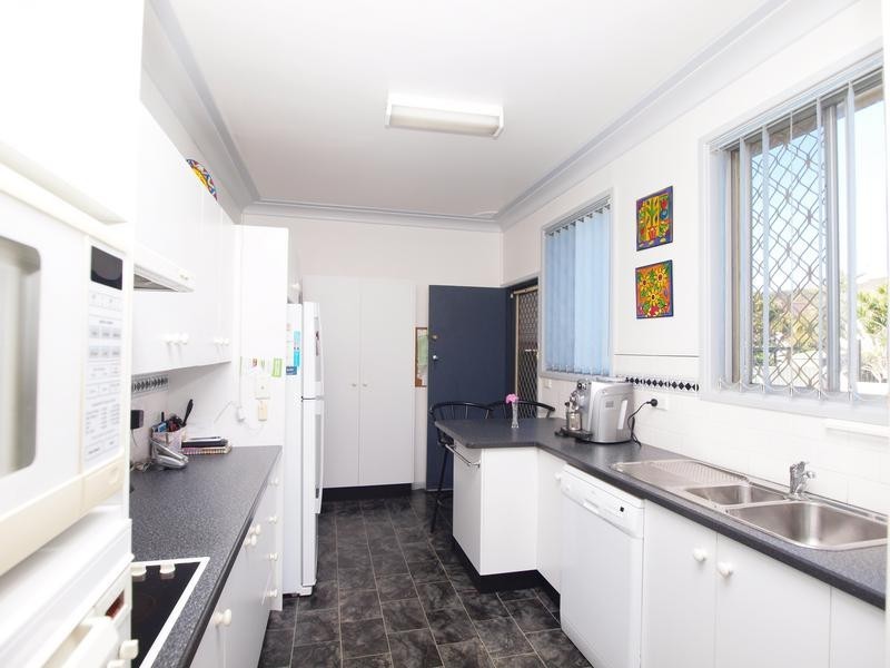 29 Glad Gunson Drive, Eleebana NSW 2282