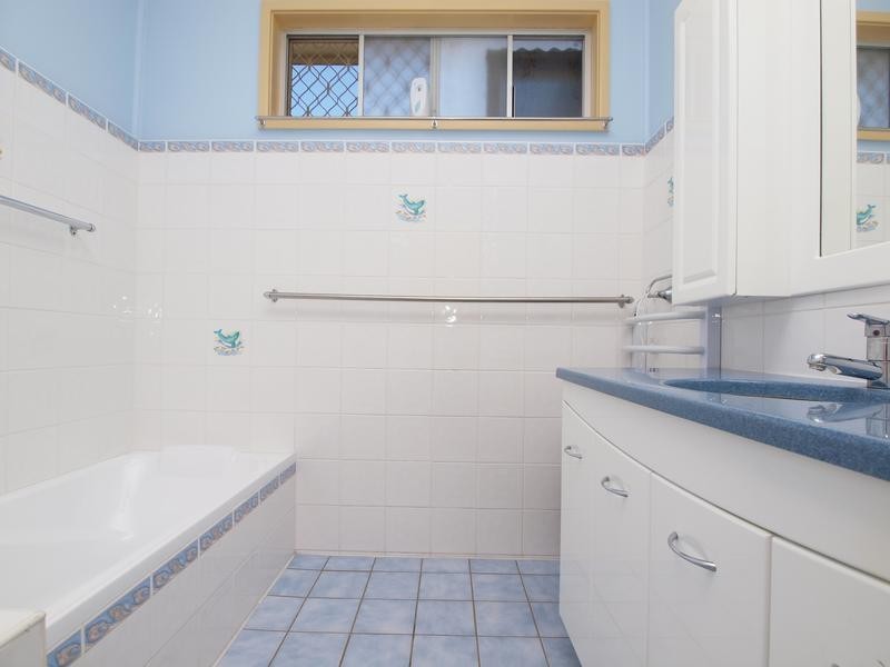 29 Glad Gunson Drive, Eleebana NSW 2282