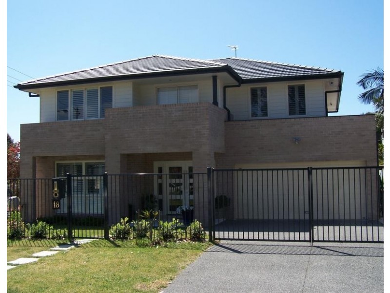 18 Hutchinson Street, Redhead NSW 2290