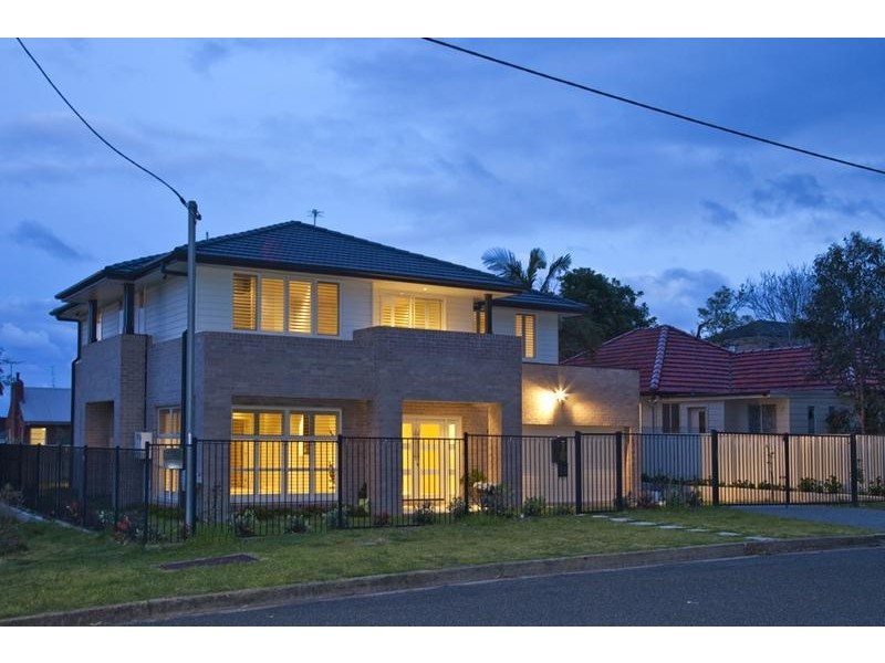18 Hutchinson Street, Redhead NSW 2290