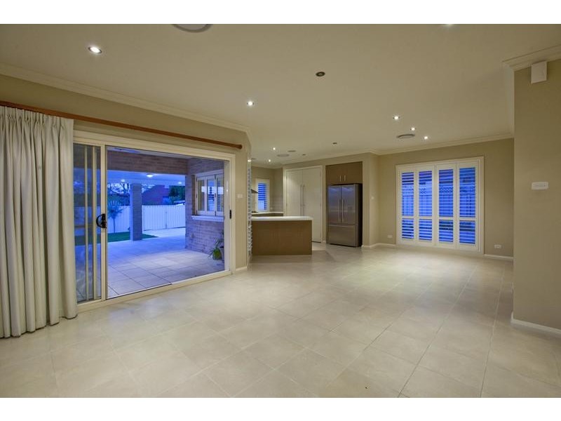 18 Hutchinson Street, Redhead NSW 2290