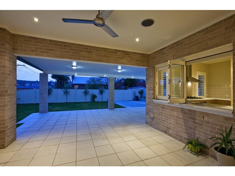 18 Hutchinson Street, Redhead NSW 2290